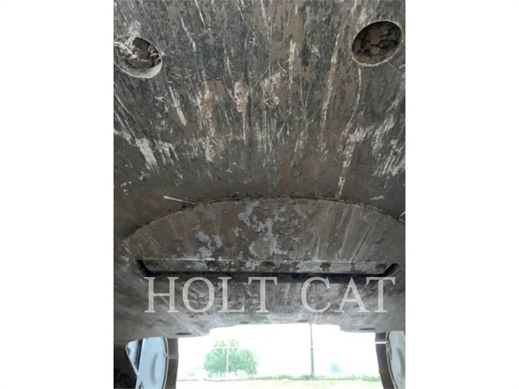 CAT 323 TC حفارات زحافة