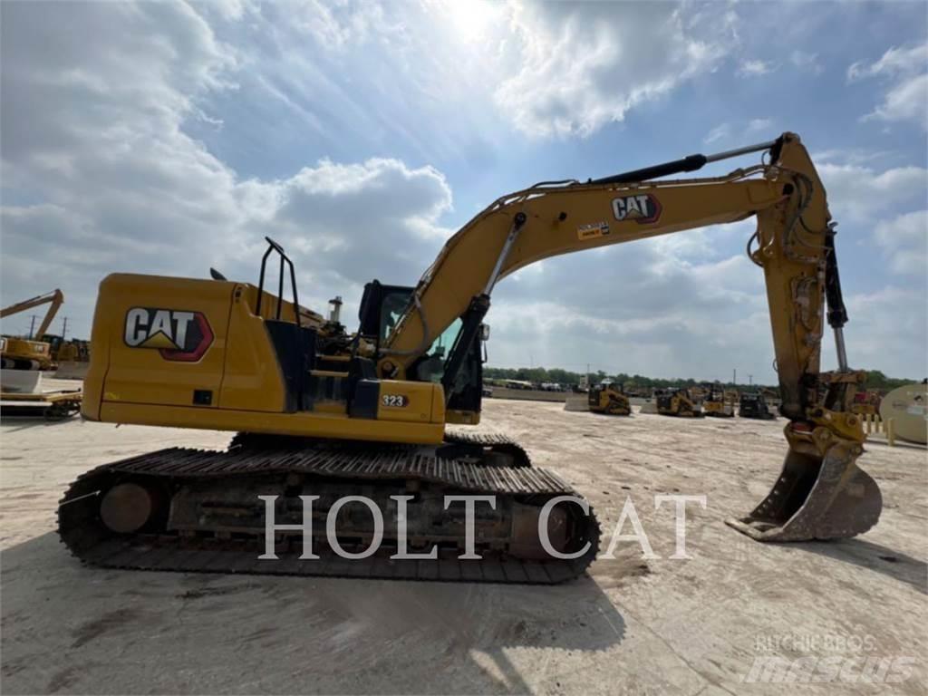CAT 323 TC حفارات زحافة