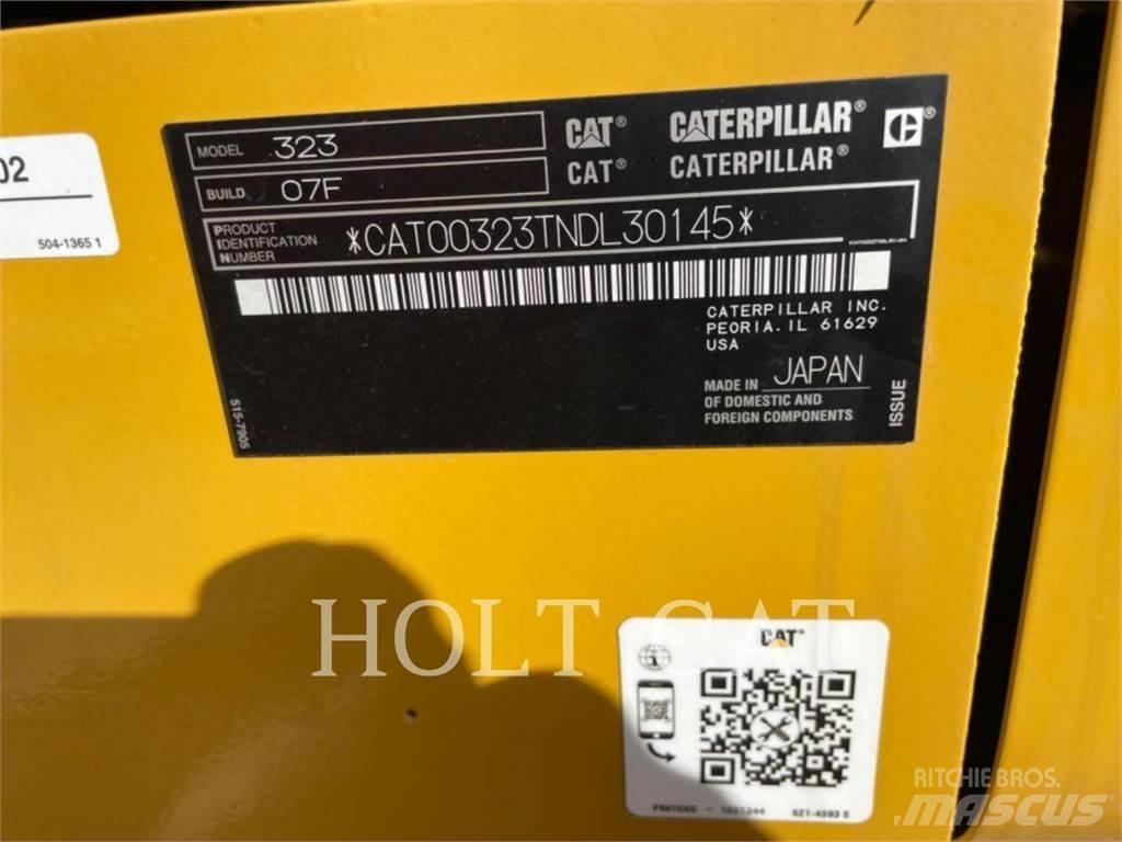 CAT 323 TC حفارات زحافة