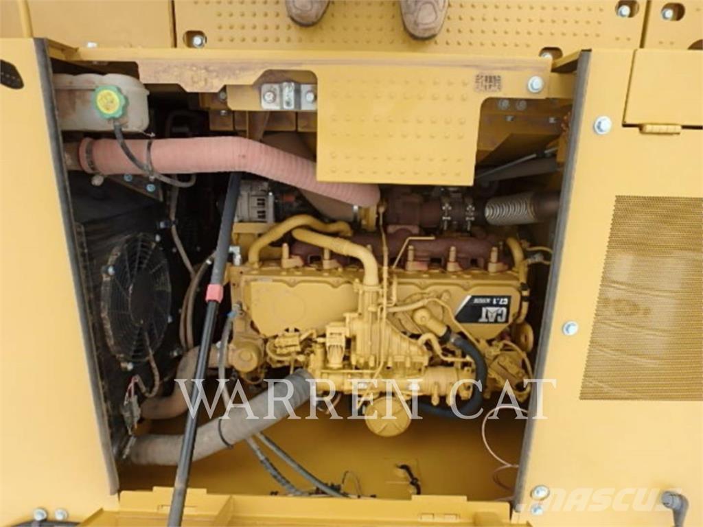 CAT 323 TC ARO حفارات زحافة