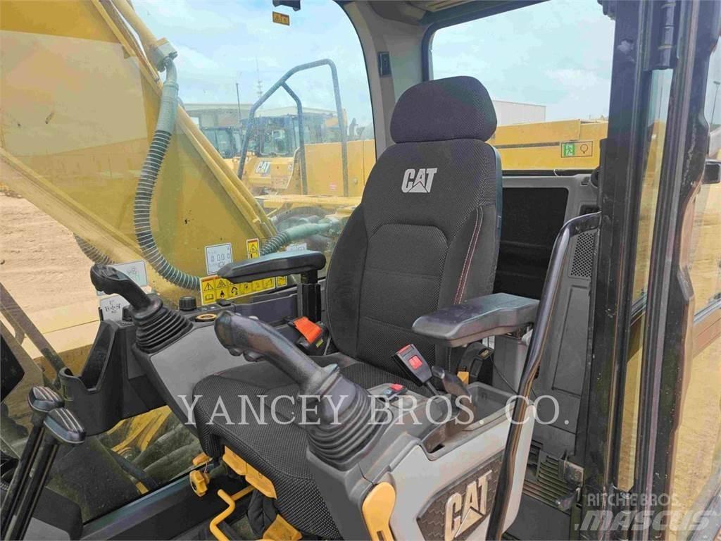 CAT 32307 حفارات زحافة