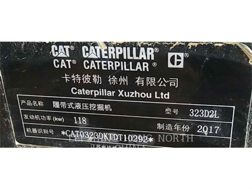 CAT 323D2L حفارات زحافة