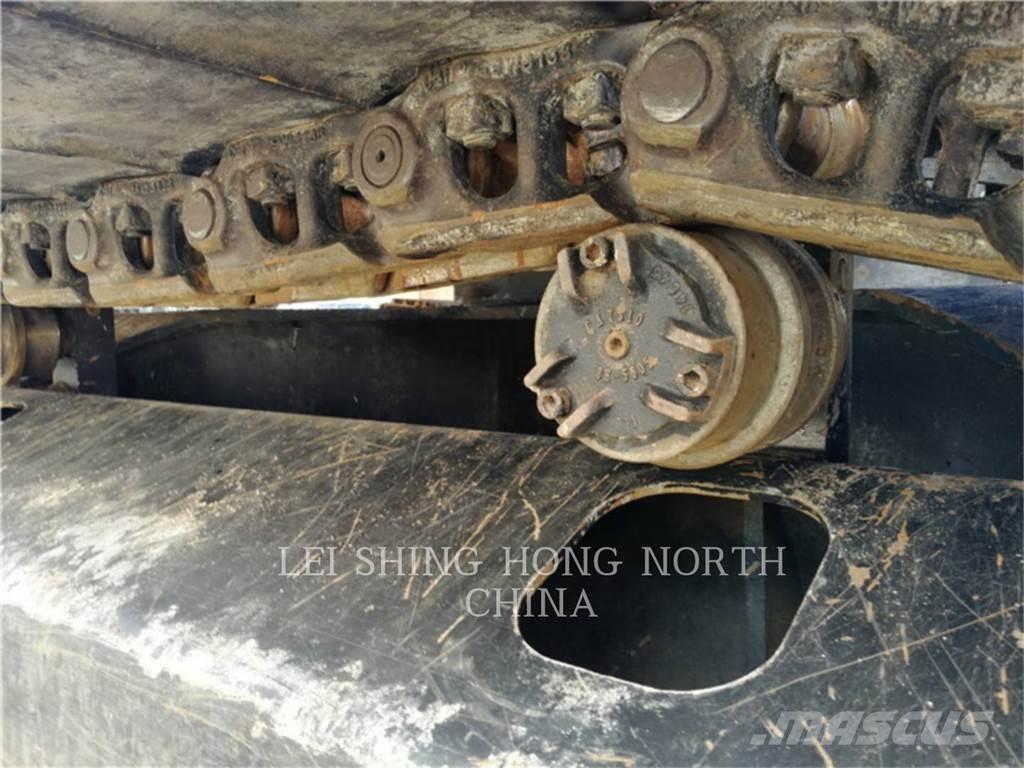 CAT 323D2L حفارات زحافة