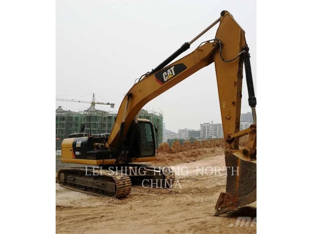 CAT 323D2L حفارات زحافة