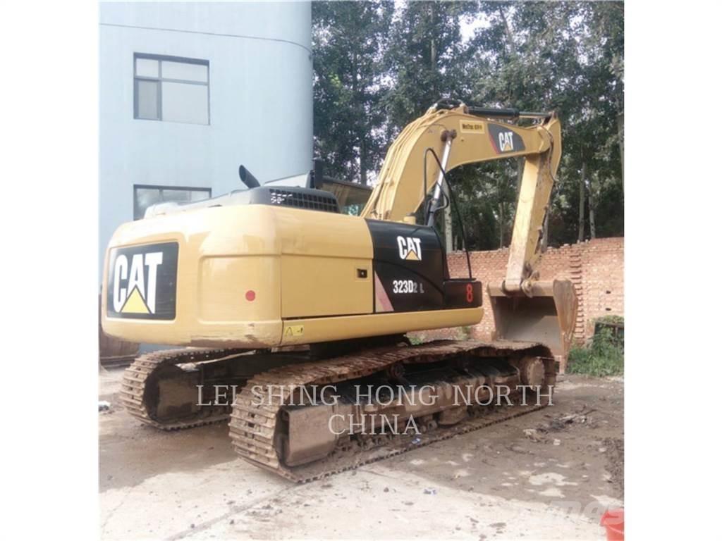 CAT 323D2L حفارات زحافة