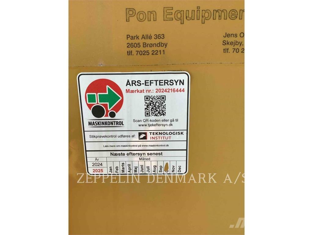 CAT 323DL حفارات زحافة