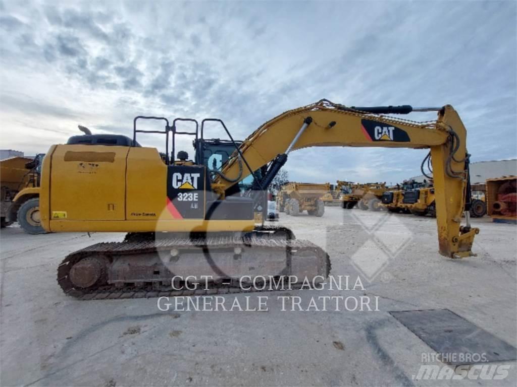 CAT 323E حفارات زحافة