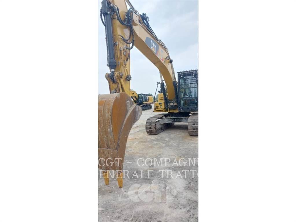 CAT 323F حفارات زحافة