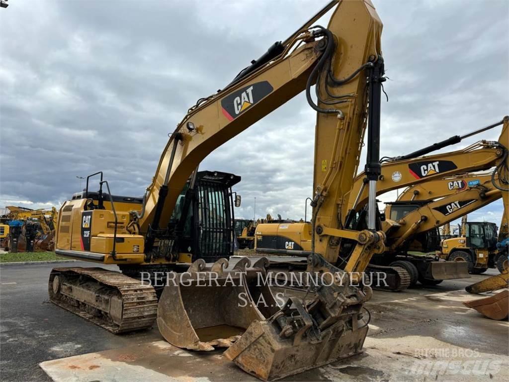 CAT 323F حفارات زحافة