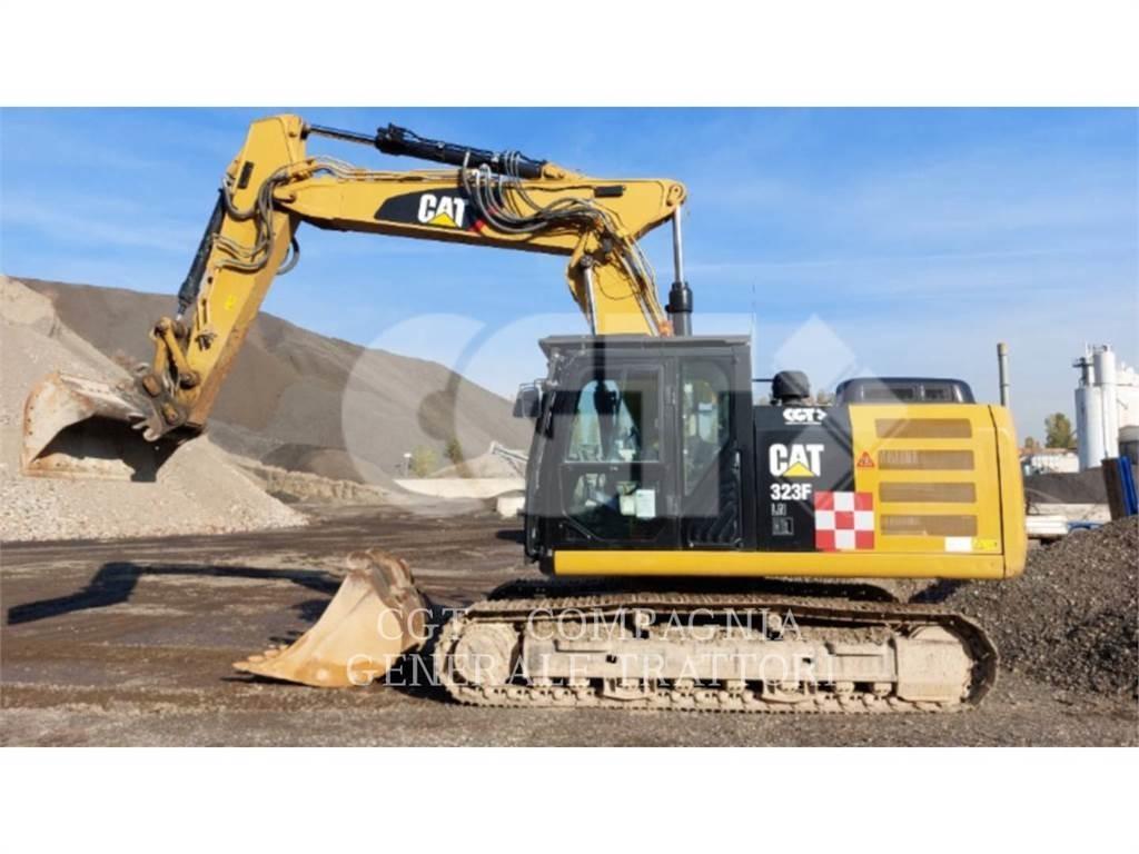 CAT 323F حفارات زحافة