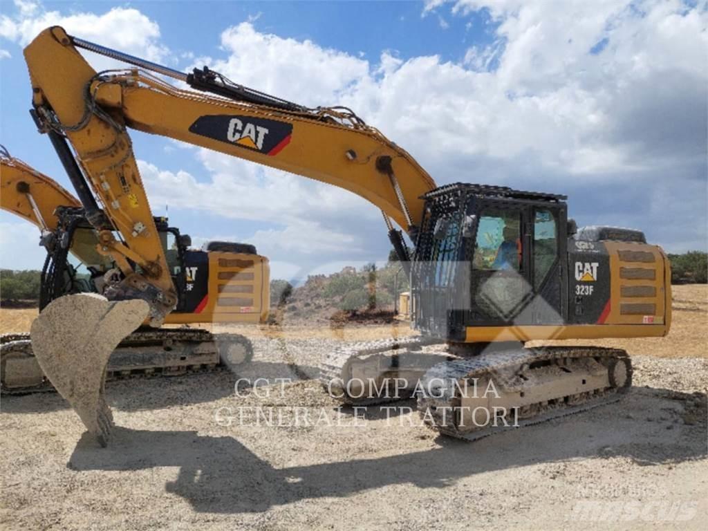 CAT 323F حفارات زحافة