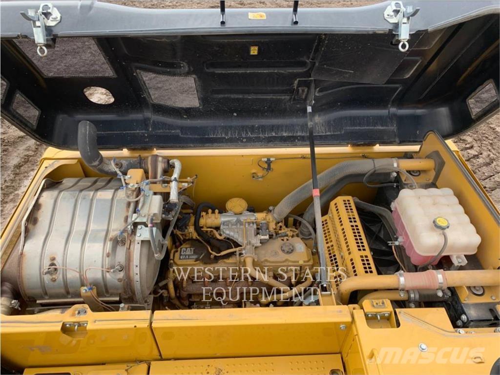 CAT 323F حفارات زحافة