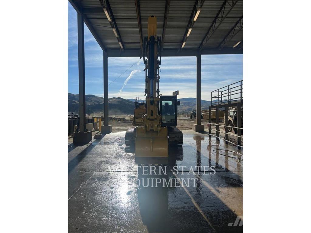 CAT 323F حفارات زحافة