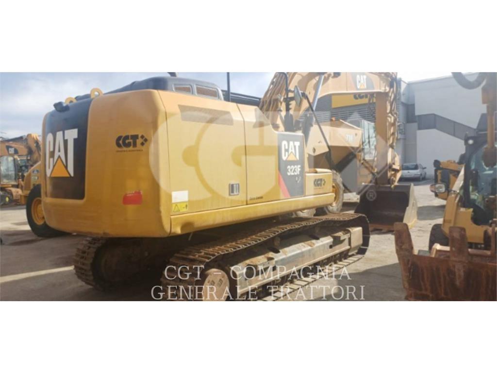 CAT 323F حفارات زحافة