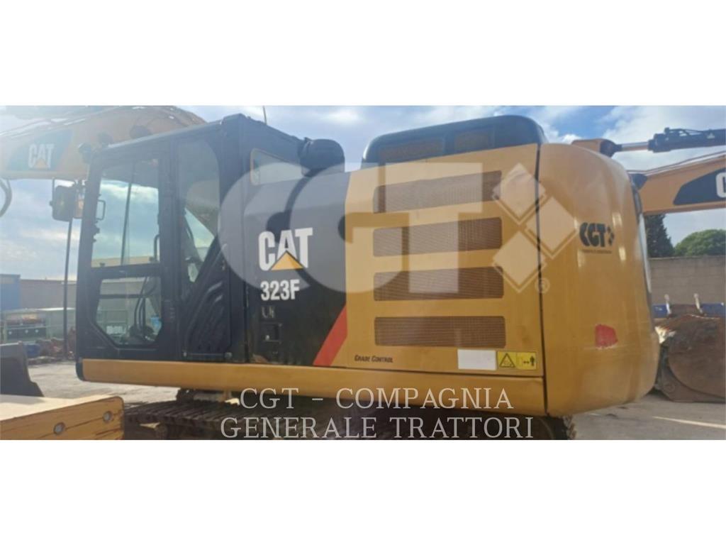 CAT 323F حفارات زحافة