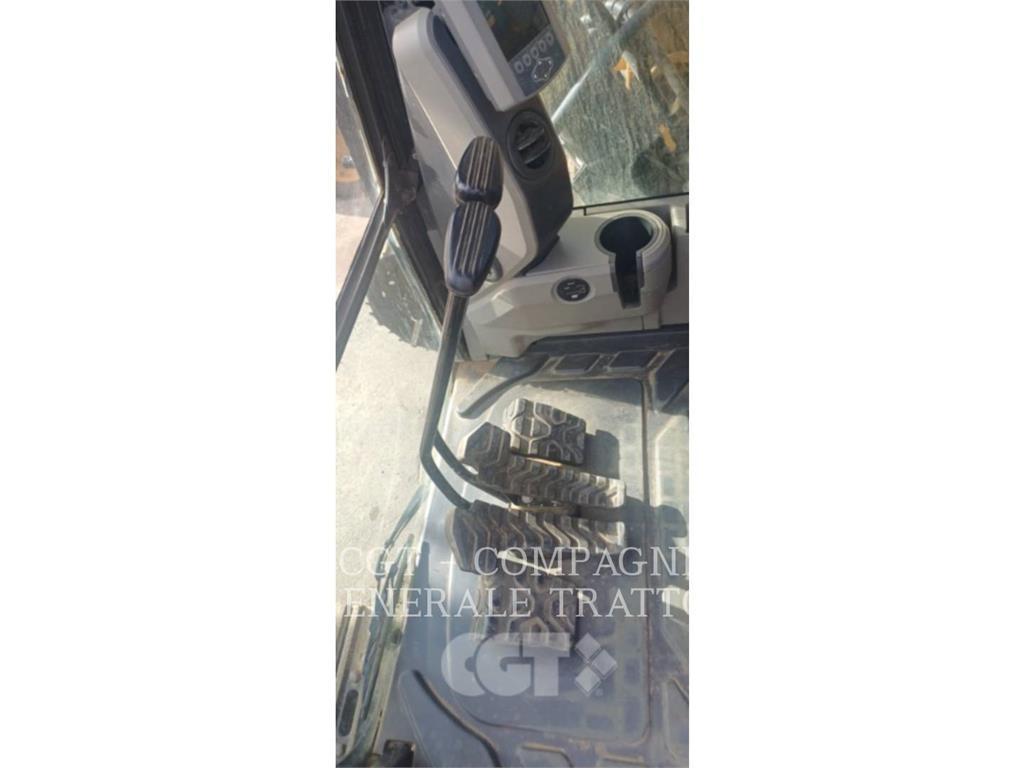 CAT 323F حفارات زحافة