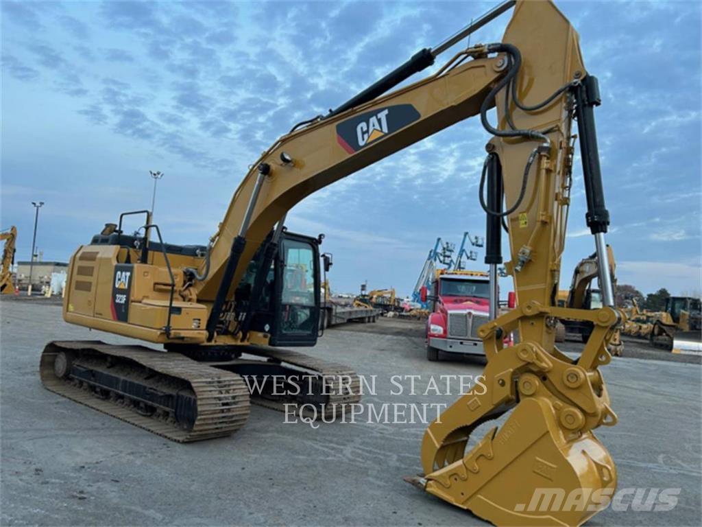 CAT 323F حفارات زحافة