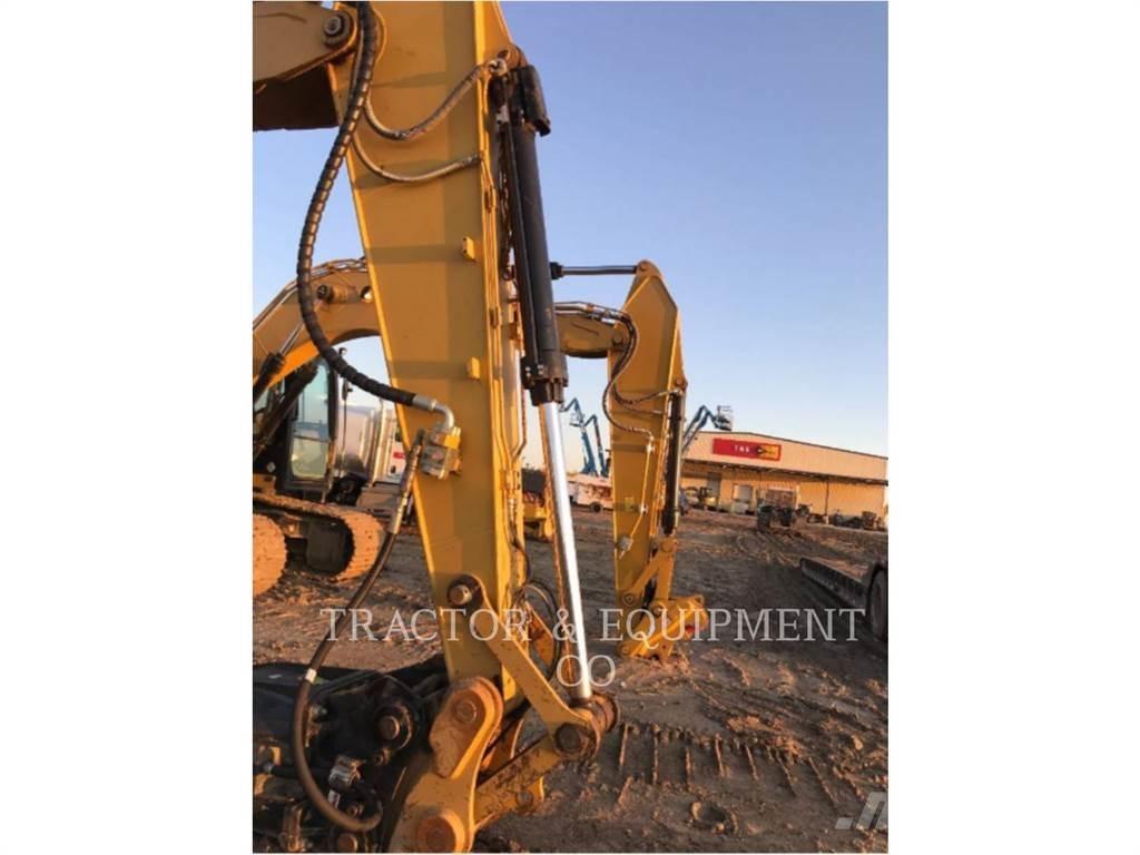 CAT 323F L حفارات زحافة