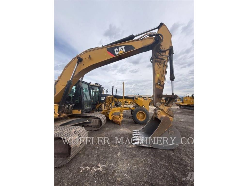 CAT 323F L CF حفارات زحافة