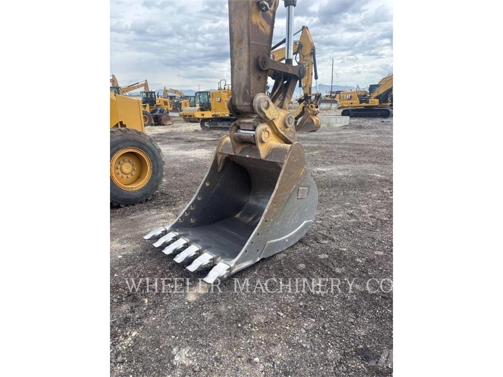 CAT 323F L CF حفارات زحافة