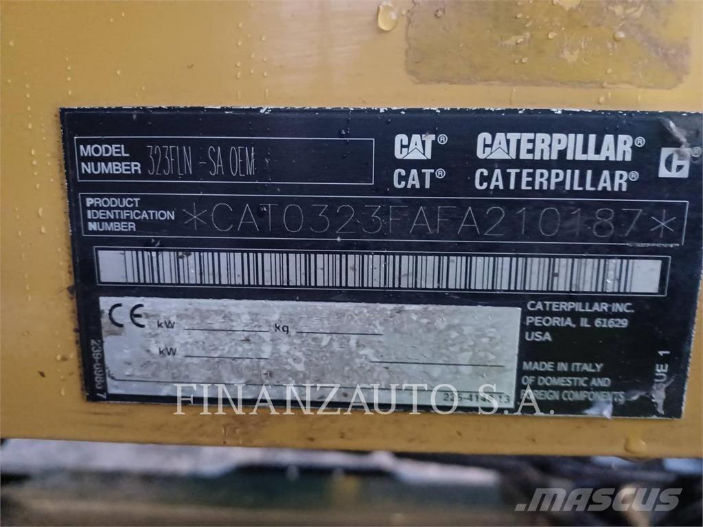 CAT 323F SA حفارات زحافة