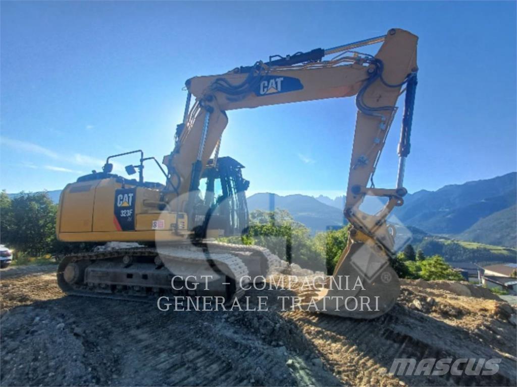 CAT 323F SA حفارات زحافة