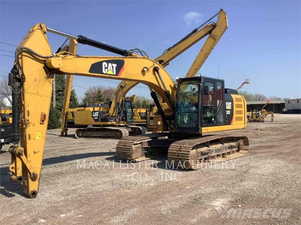 CAT 323FL حفارات زحافة