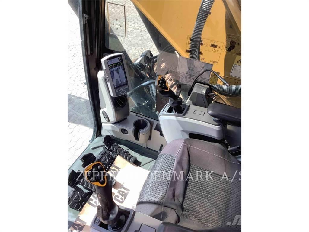CAT 323FL حفارات زحافة