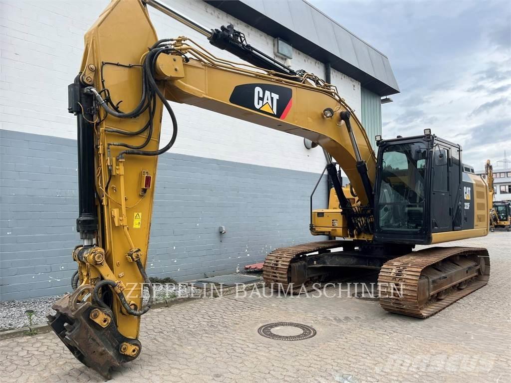 CAT 323FL حفارات زحافة