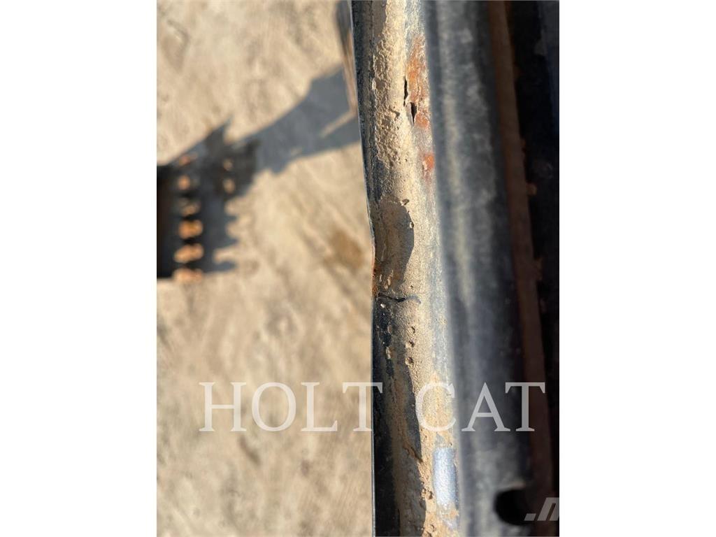 CAT 323FL حفارات زحافة