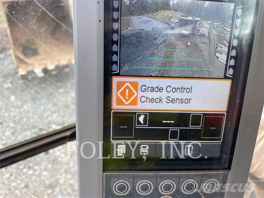 CAT 323FL حفارات زحافة