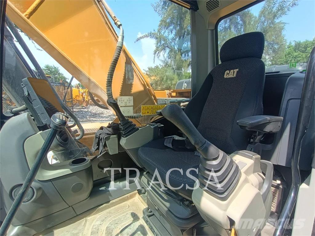 CAT 323GX حفارات زحافة