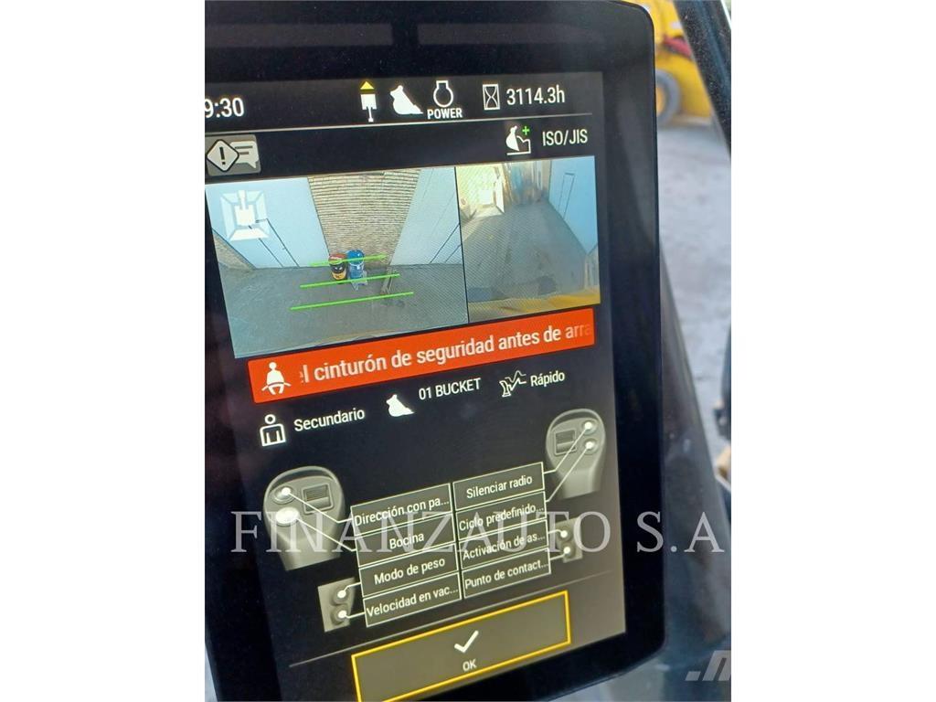 CAT 323L حفارات زحافة