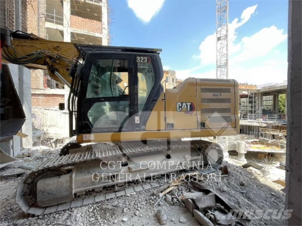 CAT 323LN حفارات زحافة
