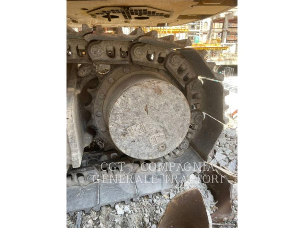 CAT 323LN حفارات زحافة