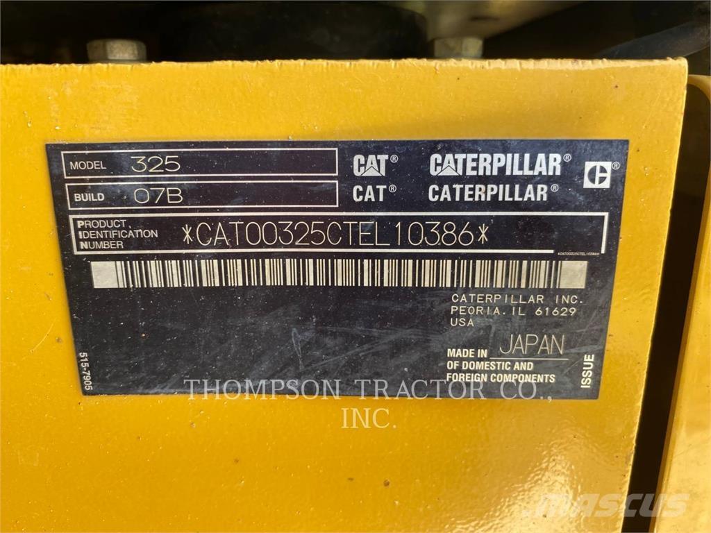 CAT 325 حفارات زحافة