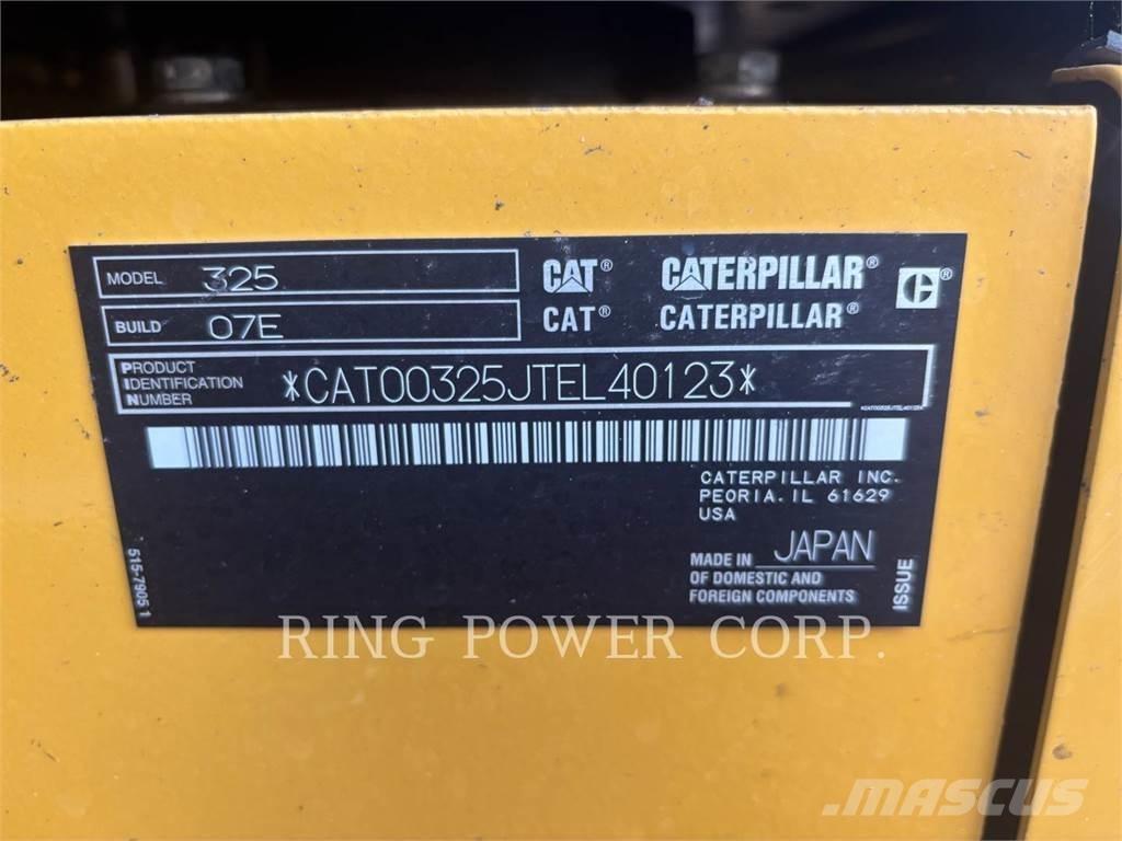 CAT 325 حفارات زحافة