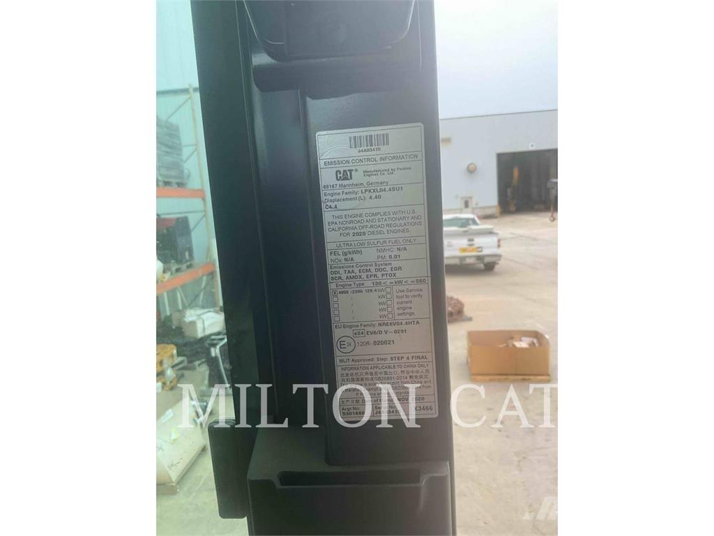 CAT 325 حفارات زحافة