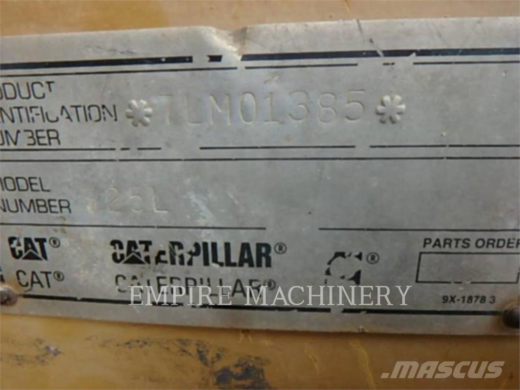 CAT 325 حفارات زحافة