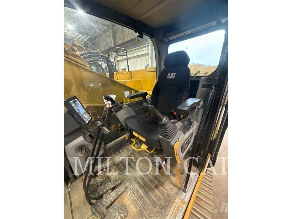 CAT 325 حفارات زحافة