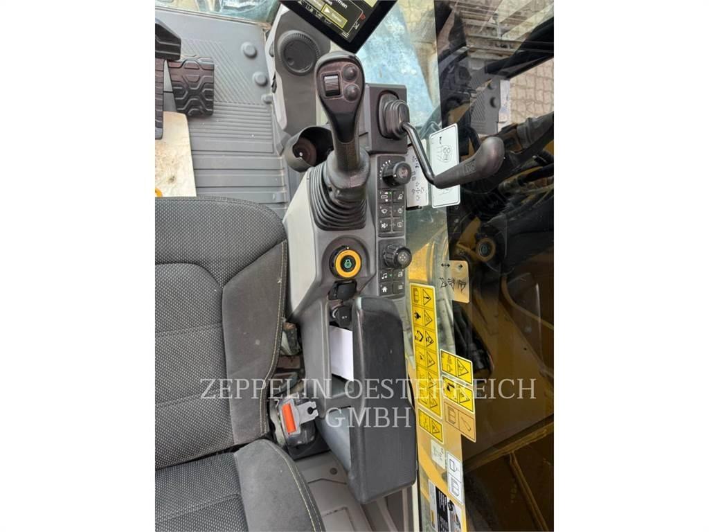 CAT 325-07 حفارات زحافة