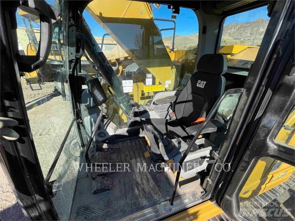 CAT 325 CF حفارات زحافة