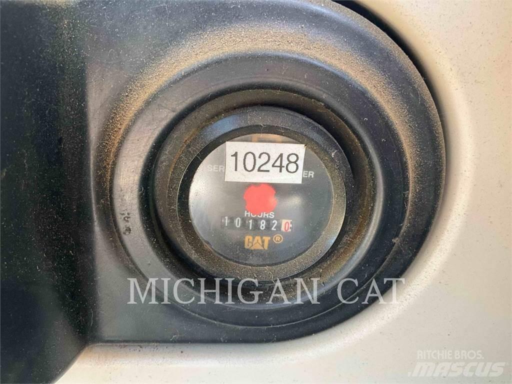 CAT 325CL حفارات زحافة
