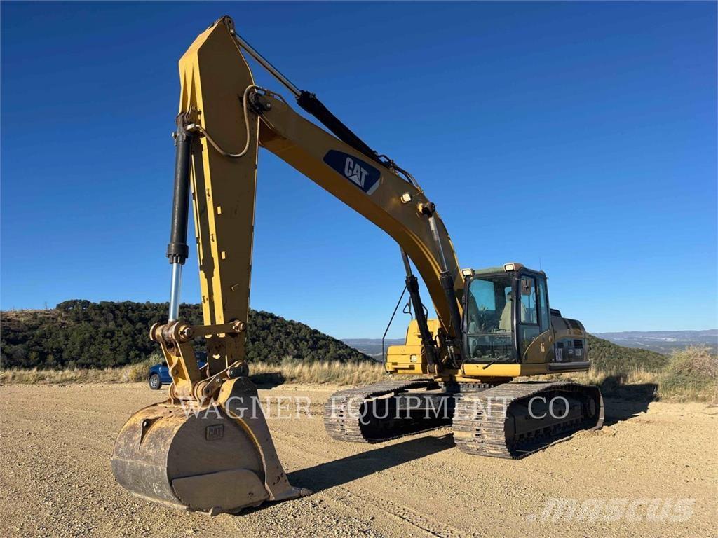 CAT 325DL حفارات زحافة