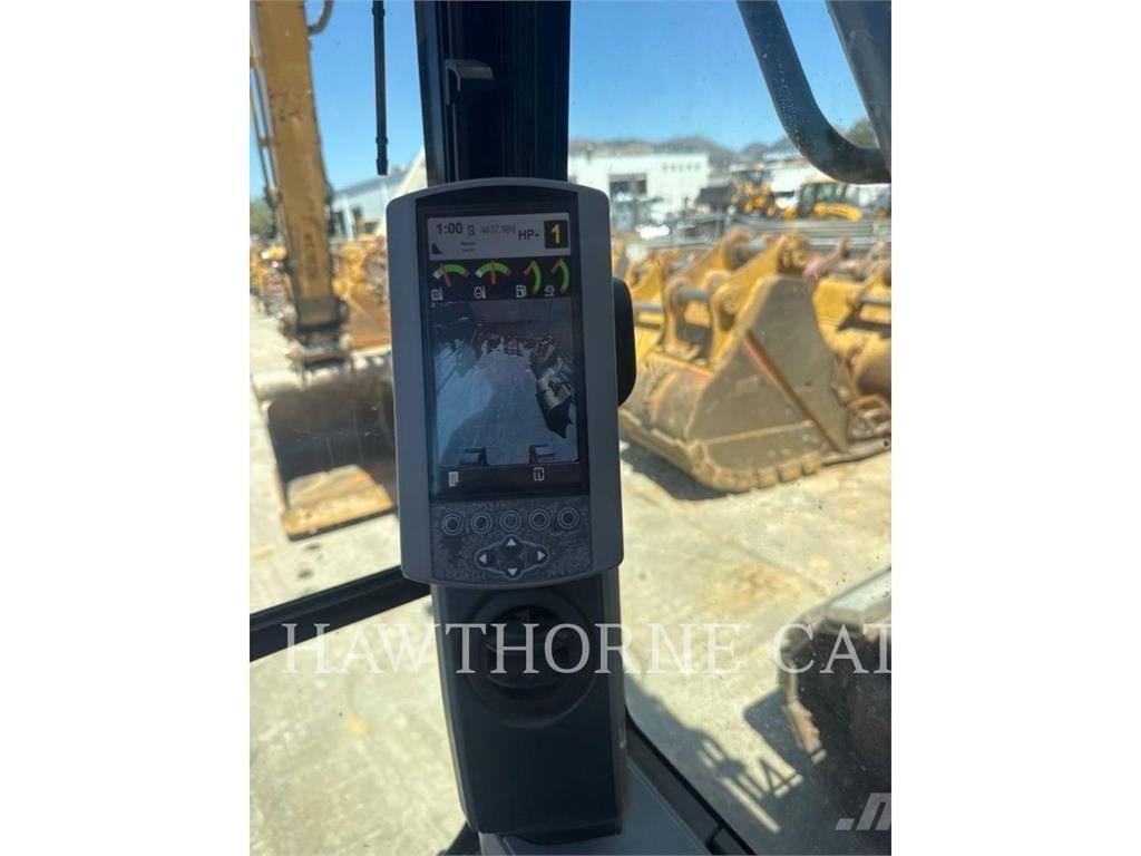 CAT 325F CR حفارات زحافة