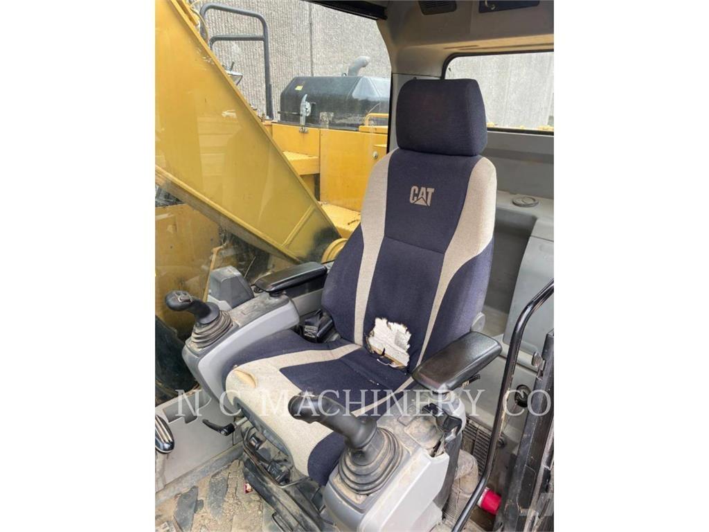 CAT 325F LCR حفارات زحافة