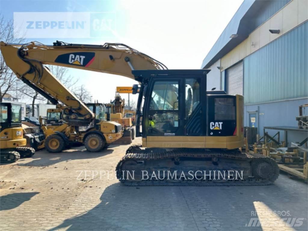 CAT 325FL حفارات زحافة