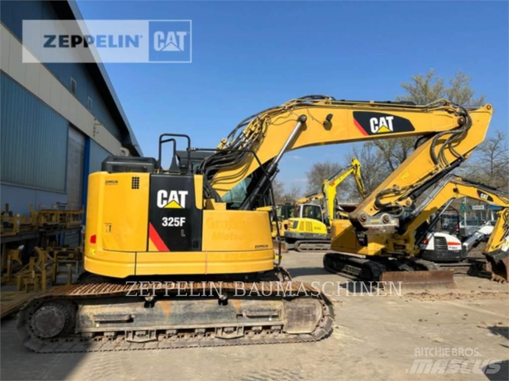 CAT 325FL حفارات زحافة