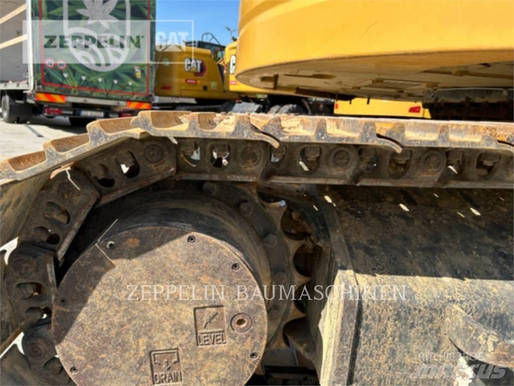 CAT 325FL حفارات زحافة