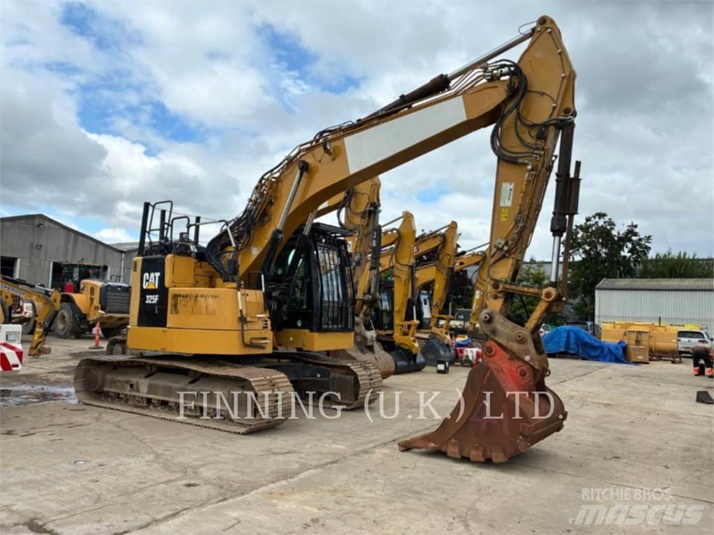 CAT 325FL حفارات زحافة